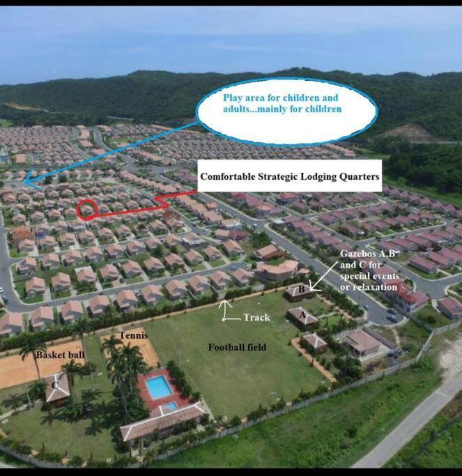 Comfortable Strategic Lodging Quarters Spanish Town Bagian luar foto