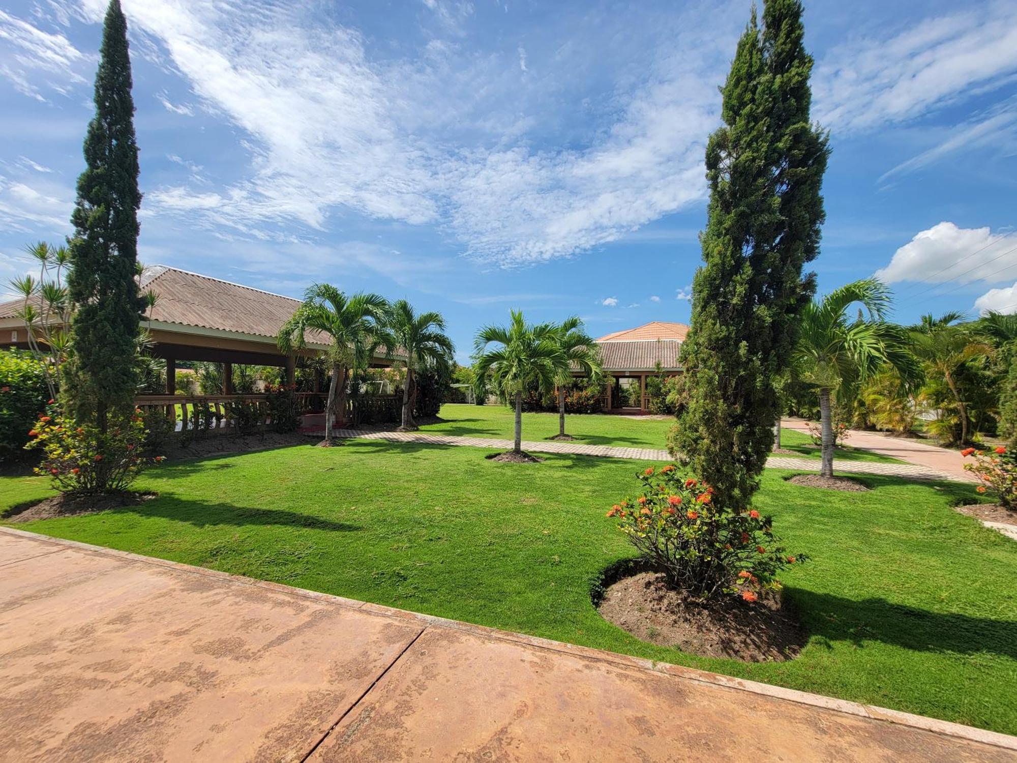 Comfortable Strategic Lodging Quarters Spanish Town Bagian luar foto