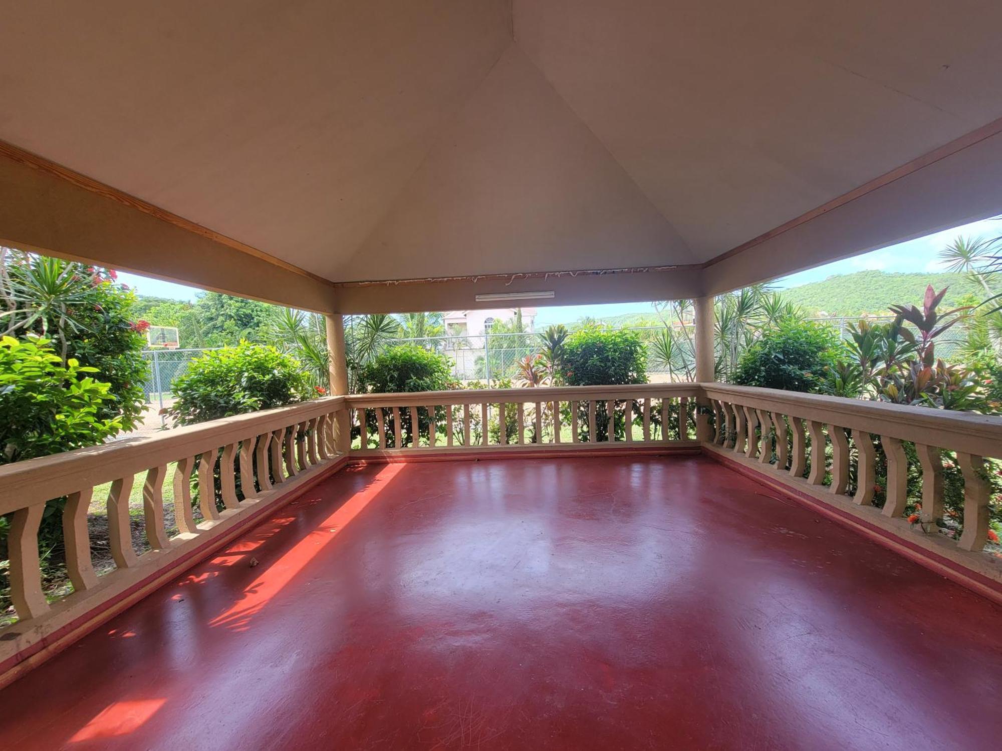 Comfortable Strategic Lodging Quarters Spanish Town Bagian luar foto